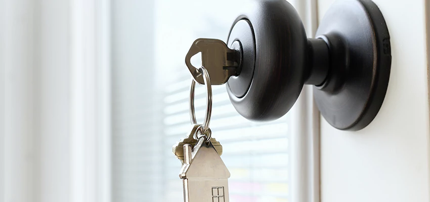 Bifold Door Knob Replacement in Milpitas, California